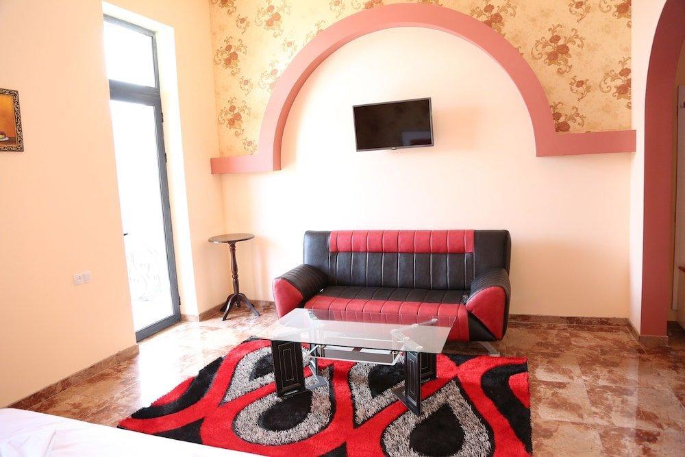 Narek+ Hotel Arrinj ภายนอก รูปภาพ