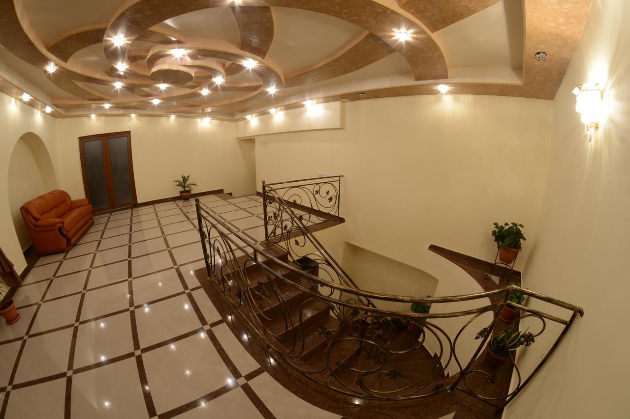 Narek+ Hotel Arrinj ภายนอก รูปภาพ